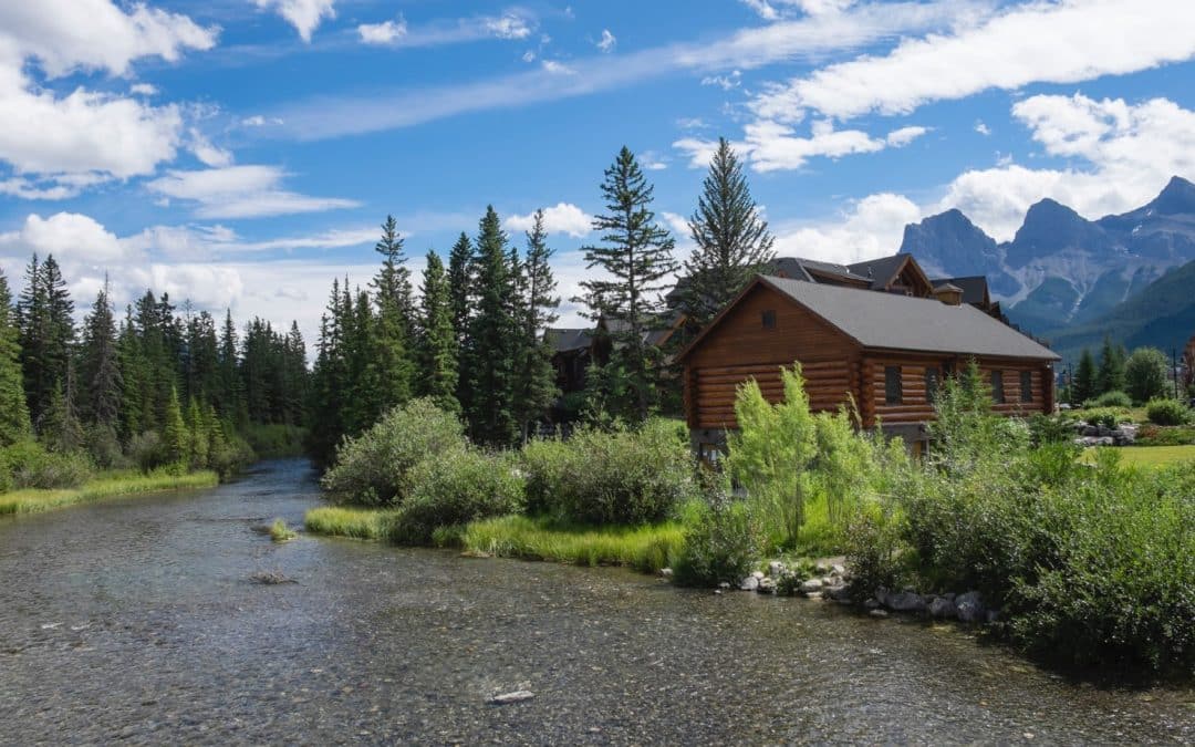 Is a Log Cabin a Good Choice for an Off-The-Grid Home?