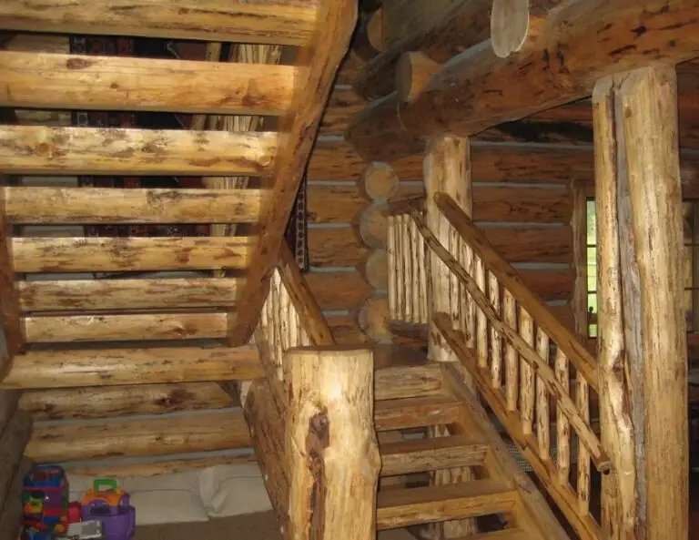 Handcrafted log trusses and componentry by Frontier Log Homes — photo 38