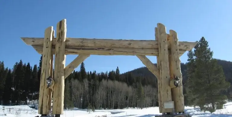Handcrafted log trusses and componentry by Frontier Log Homes — photo 37