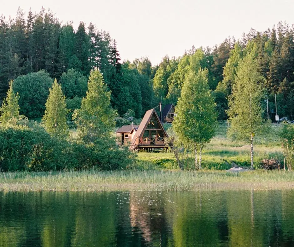 Log Cabin on Lakeside